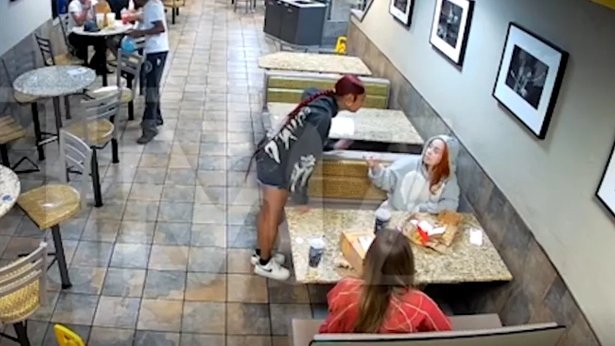 Ice Spice pobita w McDonald's przez fankę