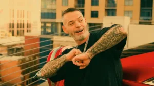 Paul Wall w singlu Elbow Room